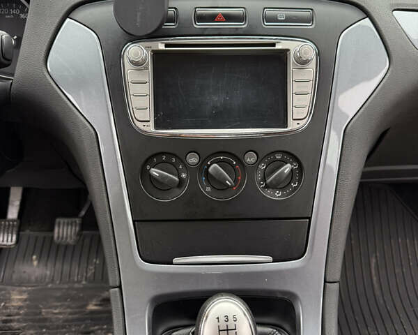 Белый Форд Мондео, объемом двигателя 1.6 л и пробегом 171 тыс. км за 8500 $, фото 25 на Automoto.ua