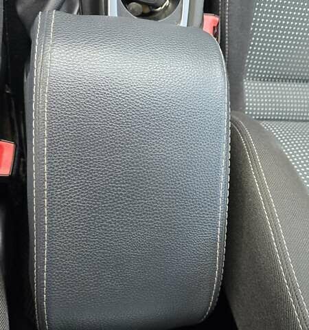 Белый Форд Мондео, объемом двигателя 2 л и пробегом 248 тыс. км за 8000 $, фото 10 на Automoto.ua