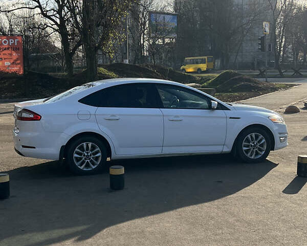 Белый Форд Мондео, объемом двигателя 1.6 л и пробегом 180 тыс. км за 8900 $, фото 12 на Automoto.ua