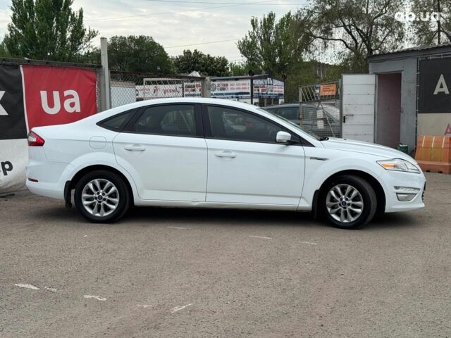 Белый Форд Мондео, объемом двигателя 1.6 л и пробегом 123 тыс. км за 8490 $, фото 3 на Automoto.ua