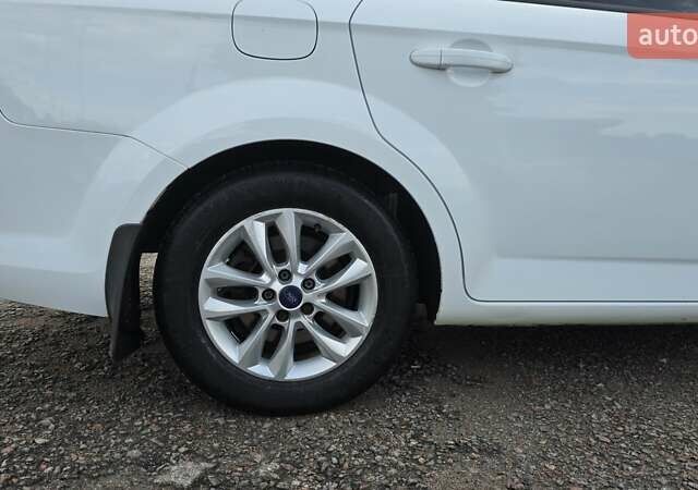 Белый Форд Мондео, объемом двигателя 2 л и пробегом 248 тыс. км за 8000 $, фото 21 на Automoto.ua