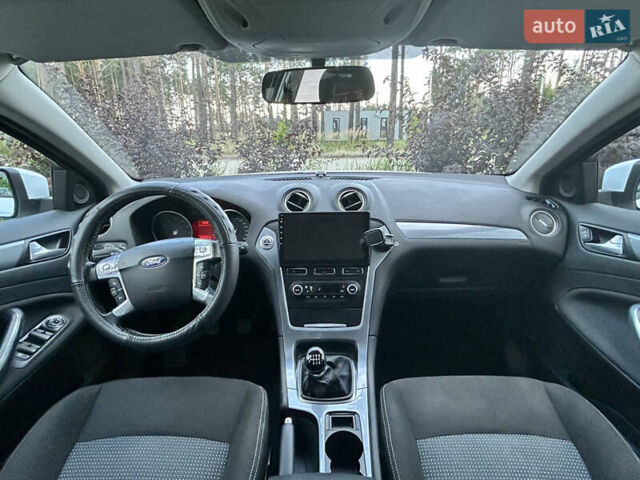 Білий Форд Мондео, об'ємом двигуна 1.6 л та пробігом 79 тис. км за 11000 $, фото 10 на Automoto.ua