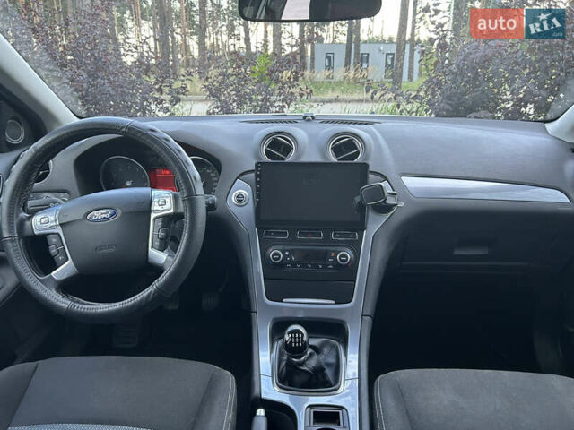 Білий Форд Мондео, об'ємом двигуна 1.6 л та пробігом 79 тис. км за 11000 $, фото 9 на Automoto.ua
