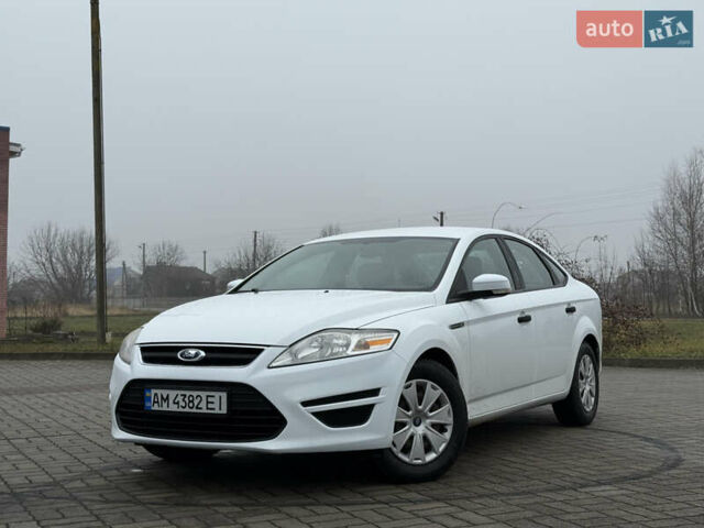 Белый Форд Мондео, объемом двигателя 1.6 л и пробегом 171 тыс. км за 8500 $, фото 2 на Automoto.ua