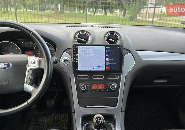 Белый Форд Мондео, объемом двигателя 2 л и пробегом 248 тыс. км за 8000 $, фото 26 на Automoto.ua