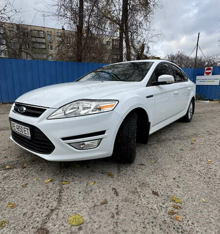 Белый Форд Мондео, объемом двигателя 2 л и пробегом 141 тыс. км за 10000 $, фото 6 на Automoto.ua