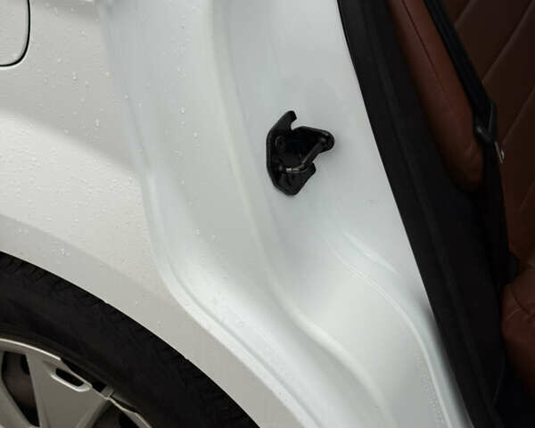 Белый Форд Мондео, объемом двигателя 1.6 л и пробегом 171 тыс. км за 8500 $, фото 49 на Automoto.ua