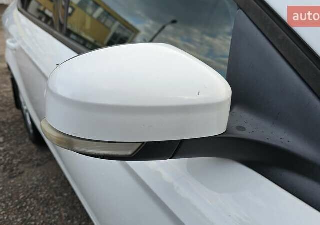 Белый Форд Мондео, объемом двигателя 2 л и пробегом 248 тыс. км за 8000 $, фото 15 на Automoto.ua