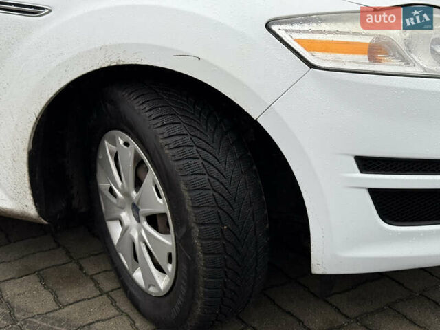 Белый Форд Мондео, объемом двигателя 1.6 л и пробегом 171 тыс. км за 8500 $, фото 15 на Automoto.ua