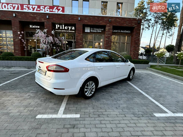 Білий Форд Мондео, об'ємом двигуна 1.6 л та пробігом 79 тис. км за 11000 $, фото 7 на Automoto.ua