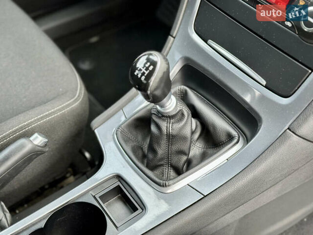 Белый Форд Мондео, объемом двигателя 1.6 л и пробегом 75 тыс. км за 8490 $, фото 32 на Automoto.ua