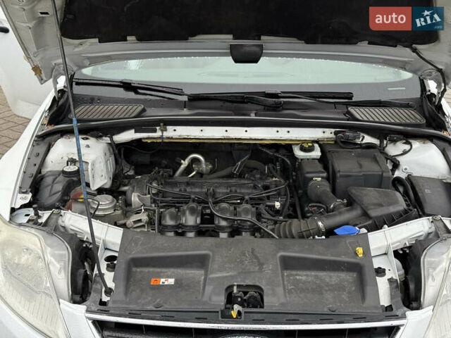 Белый Форд Мондео, объемом двигателя 1.6 л и пробегом 171 тыс. км за 8500 $, фото 35 на Automoto.ua