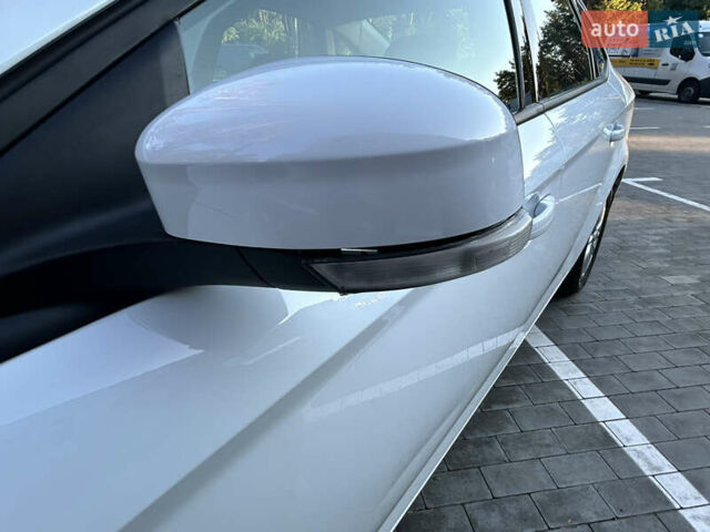 Білий Форд Мондео, об'ємом двигуна 1.6 л та пробігом 79 тис. км за 11000 $, фото 23 на Automoto.ua