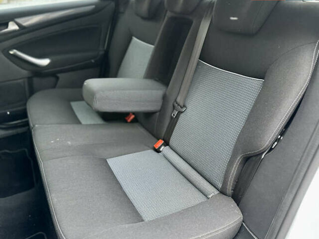 Белый Форд Мондео, объемом двигателя 1.6 л и пробегом 75 тыс. км за 8490 $, фото 35 на Automoto.ua