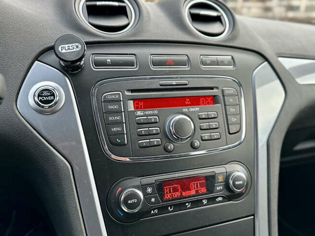 Белый Форд Мондео, объемом двигателя 1.6 л и пробегом 75 тыс. км за 8490 $, фото 24 на Automoto.ua