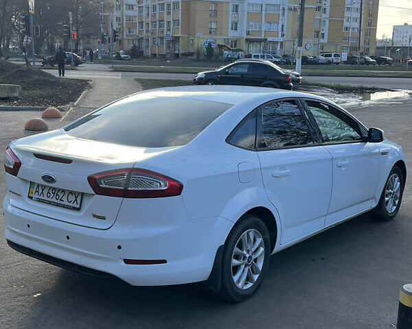 Белый Форд Мондео, объемом двигателя 1.6 л и пробегом 180 тыс. км за 8900 $, фото 15 на Automoto.ua