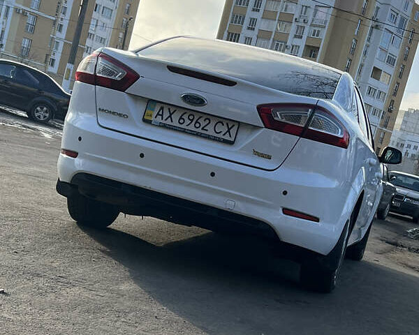 Белый Форд Мондео, объемом двигателя 1.6 л и пробегом 180 тыс. км за 8900 $, фото 10 на Automoto.ua