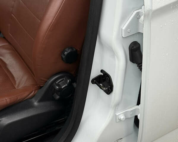 Белый Форд Мондео, объемом двигателя 1.6 л и пробегом 171 тыс. км за 8500 $, фото 45 на Automoto.ua