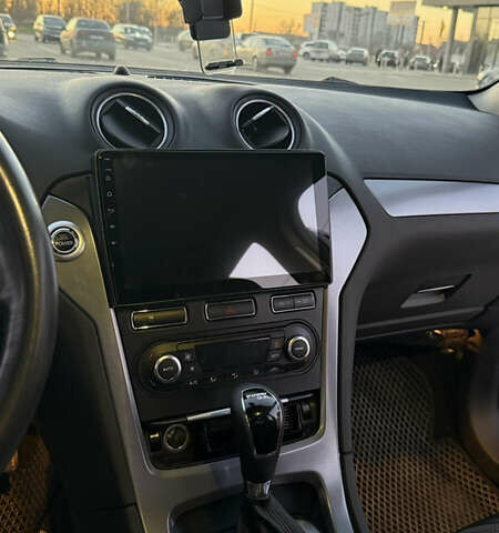 Білий Форд Мондео, об'ємом двигуна 2 л та пробігом 189 тис. км за 8500 $, фото 6 на Automoto.ua