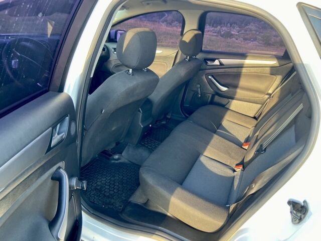 Белый Форд Мондео, объемом двигателя 1.6 л и пробегом 214 тыс. км за 6100 $, фото 6 на Automoto.ua