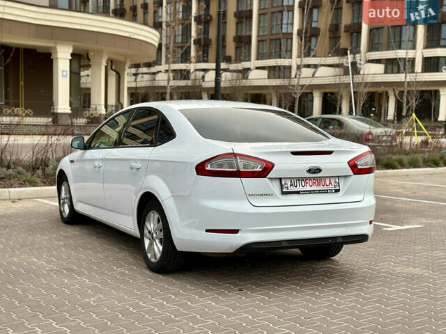 Белый Форд Мондео, объемом двигателя 1.6 л и пробегом 75 тыс. км за 8490 $, фото 9 на Automoto.ua
