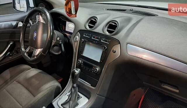 Білий Форд Мондео, об'ємом двигуна 2 л та пробігом 220 тис. км за 7500 $, фото 1 на Automoto.ua