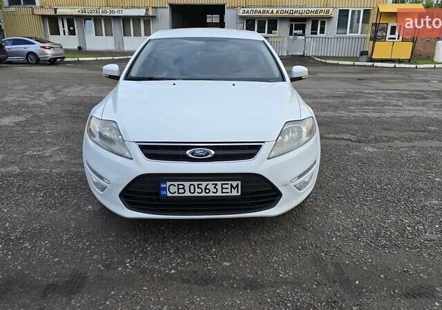 Белый Форд Мондео, объемом двигателя 2 л и пробегом 248 тыс. км за 8000 $, фото 1 на Automoto.ua