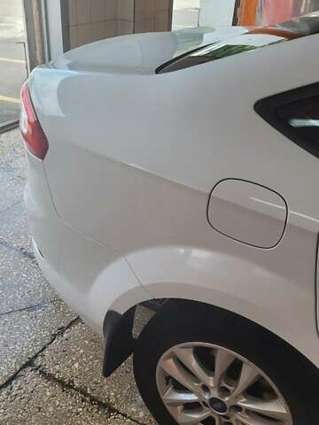 Белый Форд Мондео, объемом двигателя 1.6 л и пробегом 200 тыс. км за 6800 $, фото 5 на Automoto.ua