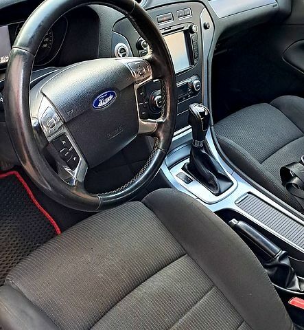 Белый Форд Мондео, объемом двигателя 2 л и пробегом 222 тыс. км за 6100 $, фото 9 на Automoto.ua