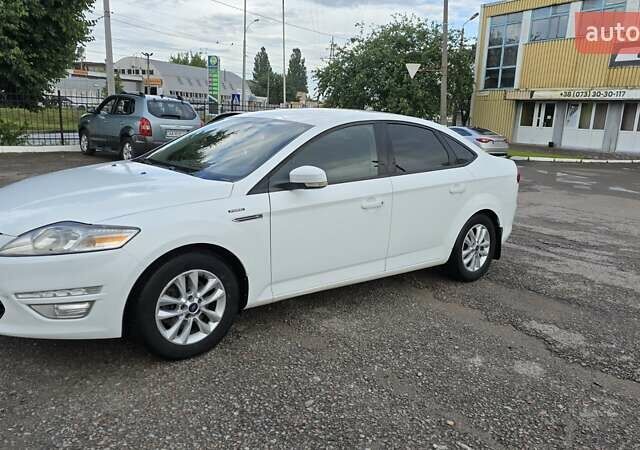 Белый Форд Мондео, объемом двигателя 2 л и пробегом 248 тыс. км за 8000 $, фото 25 на Automoto.ua