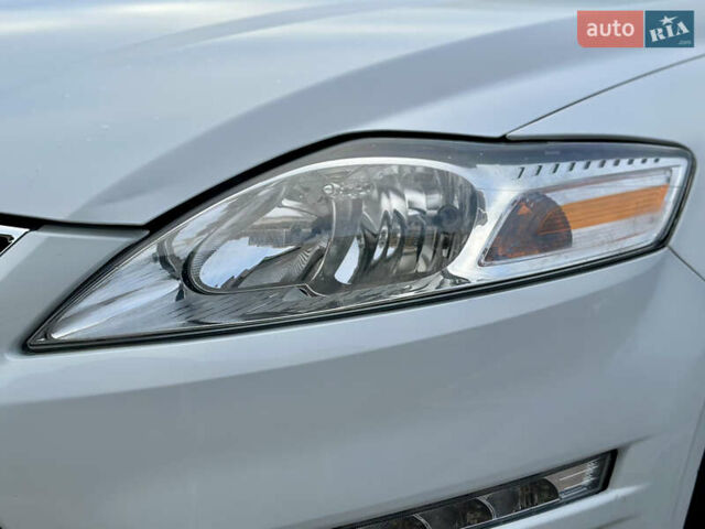 Белый Форд Мондео, объемом двигателя 1.6 л и пробегом 75 тыс. км за 8490 $, фото 14 на Automoto.ua