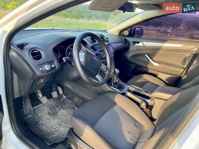 Форд Мондео 2012 в Сумах на Automoto.ua Белый Форд Мондео, объемом двигателя 1.6 л и пробегом 209 тыс. км за 6100 $, фото 10 на Automoto.ua