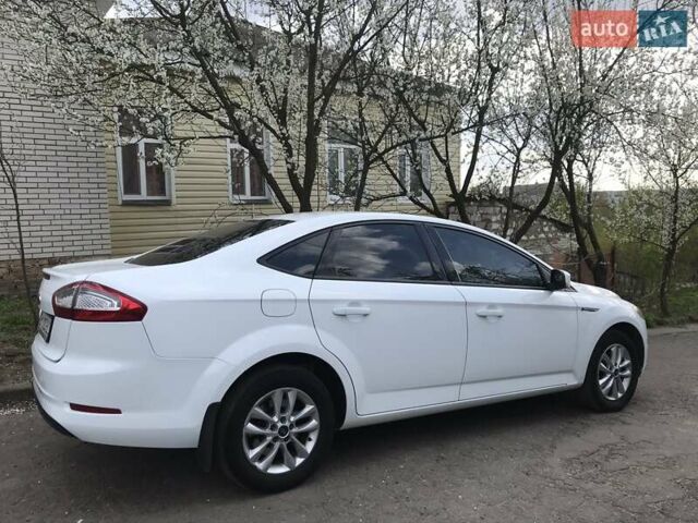 Белый Форд Мондео, объемом двигателя 1.6 л и пробегом 130 тыс. км за 7500 $, фото 3 на Automoto.ua