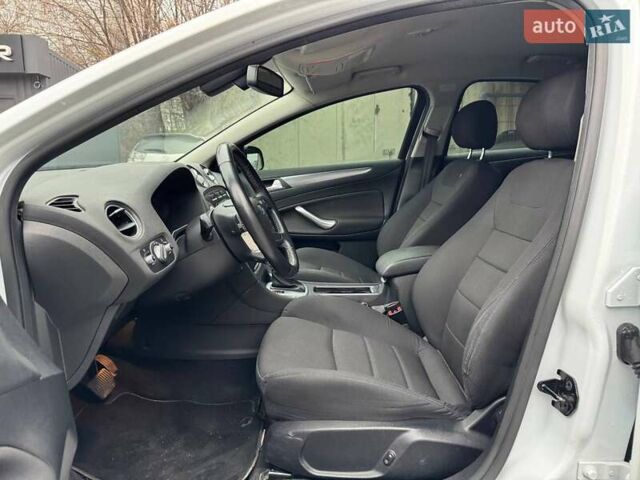 Белый Форд Мондео, объемом двигателя 2 л и пробегом 78 тыс. км за 11800 $, фото 11 на Automoto.ua