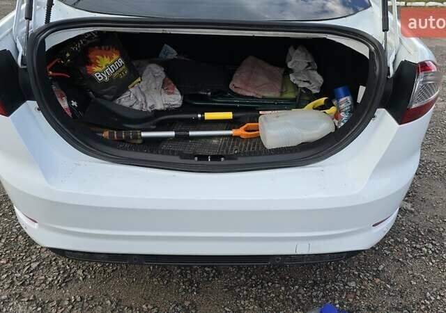 Белый Форд Мондео, объемом двигателя 2 л и пробегом 248 тыс. км за 8000 $, фото 18 на Automoto.ua