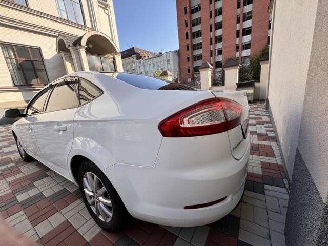 Білий Форд Мондео, об'ємом двигуна 1.6 л та пробігом 266 тис. км за 7100 $, фото 1 на Automoto.ua