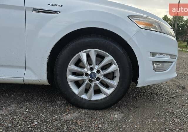 Белый Форд Мондео, объемом двигателя 2 л и пробегом 248 тыс. км за 8000 $, фото 14 на Automoto.ua