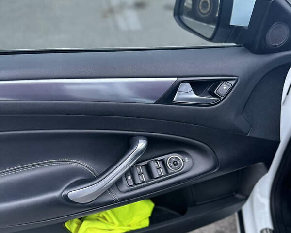 Белый Форд Мондео, объемом двигателя 2 л и пробегом 157 тыс. км за 9000 $, фото 8 на Automoto.ua