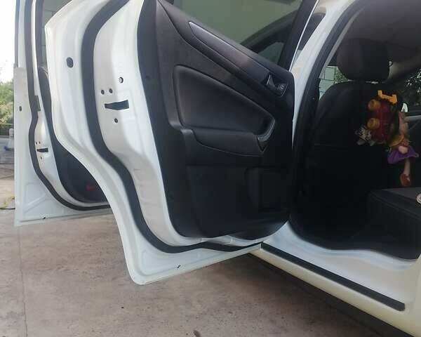 Белый Форд Мондео, объемом двигателя 2 л и пробегом 152 тыс. км за 7500 $, фото 5 на Automoto.ua