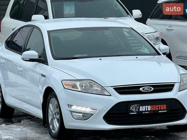 Белый Форд Мондео, объемом двигателя 1.6 л и пробегом 180 тыс. км за 8800 $, фото 4 на Automoto.ua