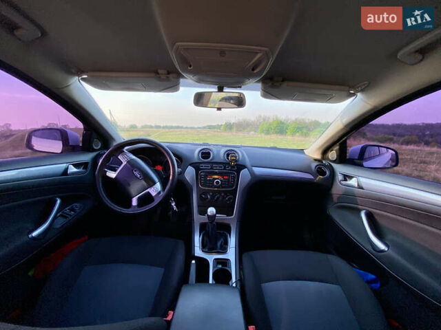 Форд Мондео 2012 в Сумах на Automoto.ua Белый Форд Мондео, объемом двигателя 1.6 л и пробегом 209 тыс. км за 6100 $, фото 12 на Automoto.ua