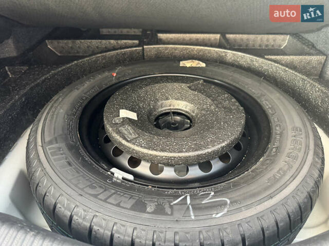 Белый Форд Мондео, объемом двигателя 2 л и пробегом 164 тыс. км за 14900 $, фото 41 на Automoto.ua