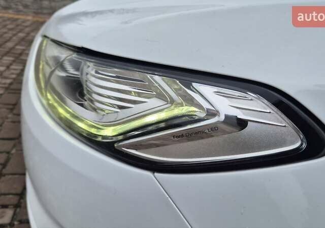 Белый Форд Мондео, объемом двигателя 2 л и пробегом 297 тыс. км за 9750 $, фото 44 на Automoto.ua