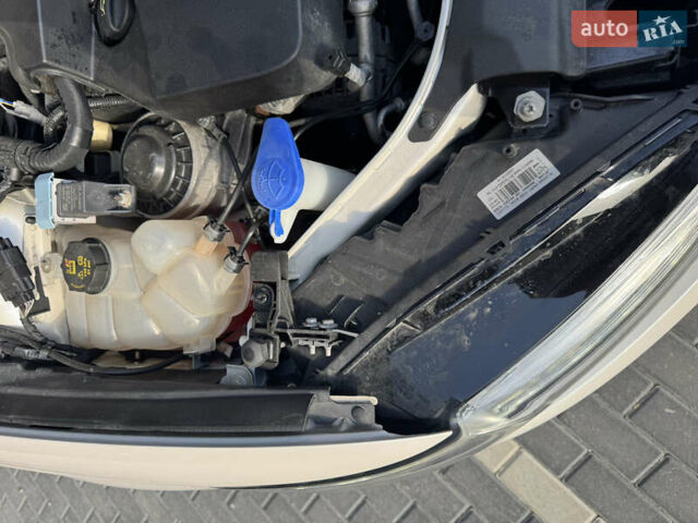 Белый Форд Мондео, объемом двигателя 2 л и пробегом 164 тыс. км за 14900 $, фото 43 на Automoto.ua