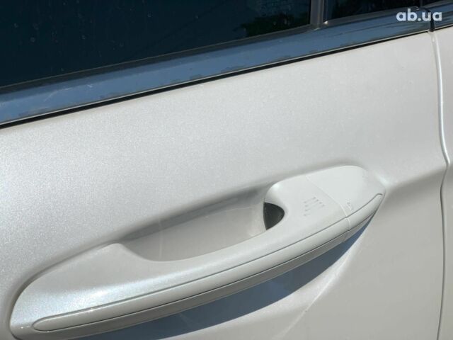 Белый Форд Мондео, объемом двигателя 2 л и пробегом 81 тыс. км за 14890 $, фото 8 на Automoto.ua