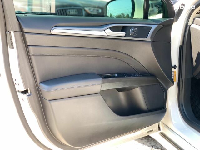 Белый Форд Мондео, объемом двигателя 2 л и пробегом 81 тыс. км за 14890 $, фото 19 на Automoto.ua