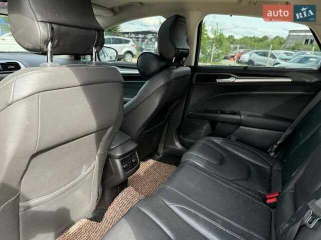 Белый Форд Мондео, объемом двигателя 2 л и пробегом 181 тыс. км за 9900 $, фото 23 на Automoto.ua