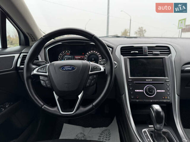 Белый Форд Мондео, объемом двигателя 2 л и пробегом 184 тыс. км за 11900 $, фото 13 на Automoto.ua