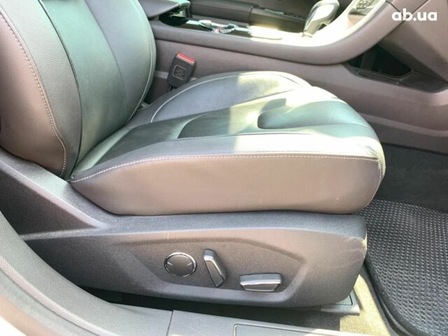 Белый Форд Мондео, объемом двигателя 2 л и пробегом 81 тыс. км за 14890 $, фото 26 на Automoto.ua