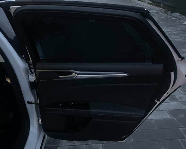 Білий Форд Мондео, об'ємом двигуна 2 л та пробігом 134 тис. км за 10200 $, фото 15 на Automoto.ua